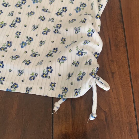 ❤️CLEAR OUT❤️ Girls Tops - Picture 5 of 6